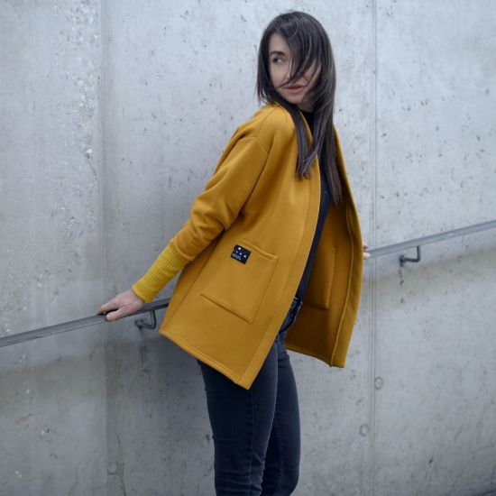 Cardigan Podría musta